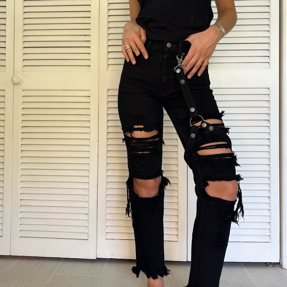 carmar distressed black harness jean